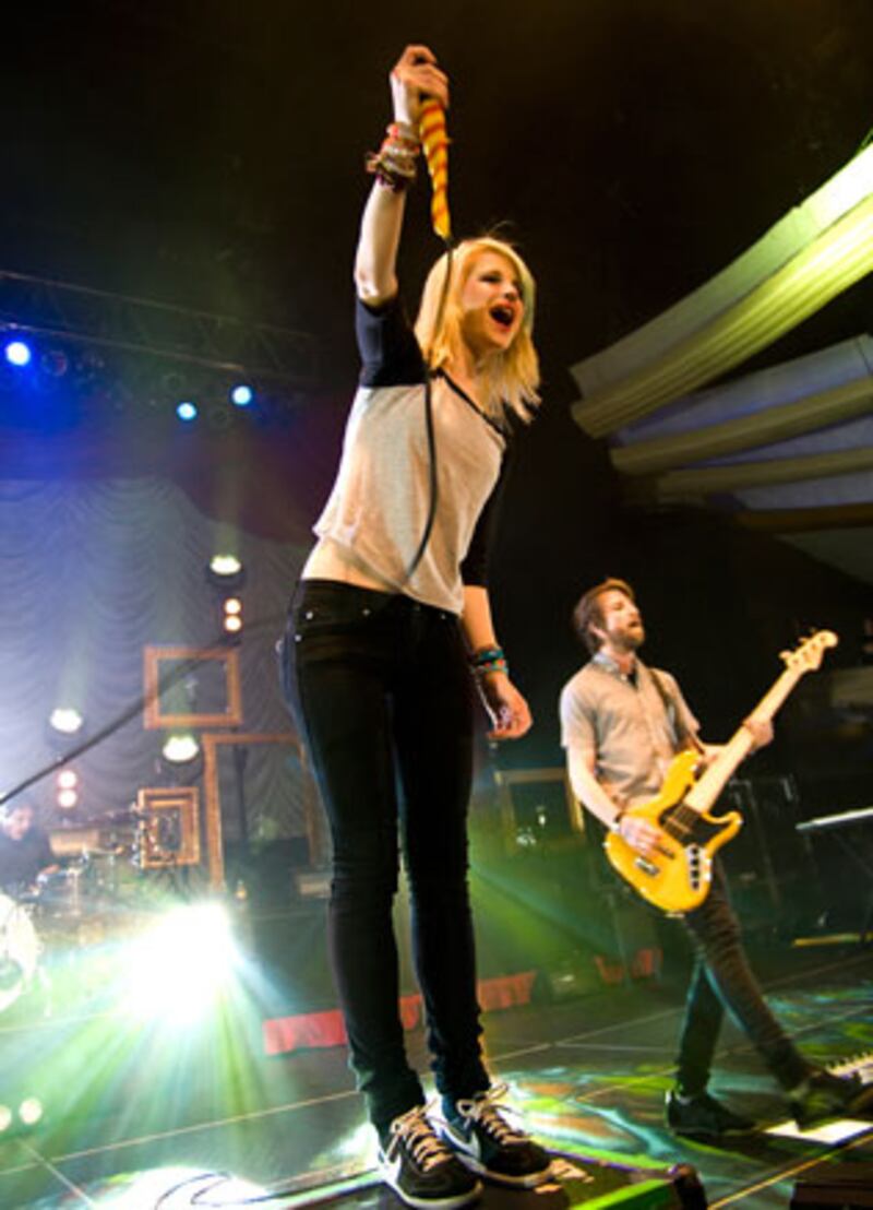 galleries/2010/05/25/summer-concerts/summer-concerts---paramore_vrziny