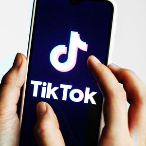 191222-sommer-tik-tok-tease_ld88nl