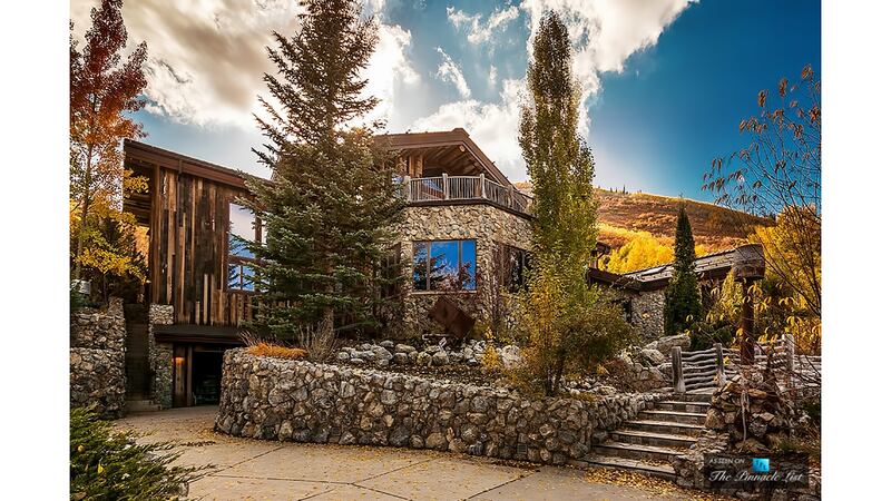 171022-mcnearney-omg-want-this-house-02_dkpvcp