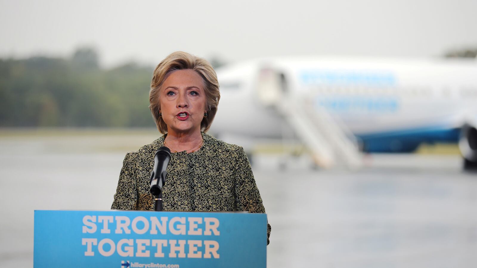 articles/2016/09/19/hillary-clinton-i-m-the-only-candidate-with-experience-on-terror/160919-kucinich-hillary-clinton-tease_nhbbec