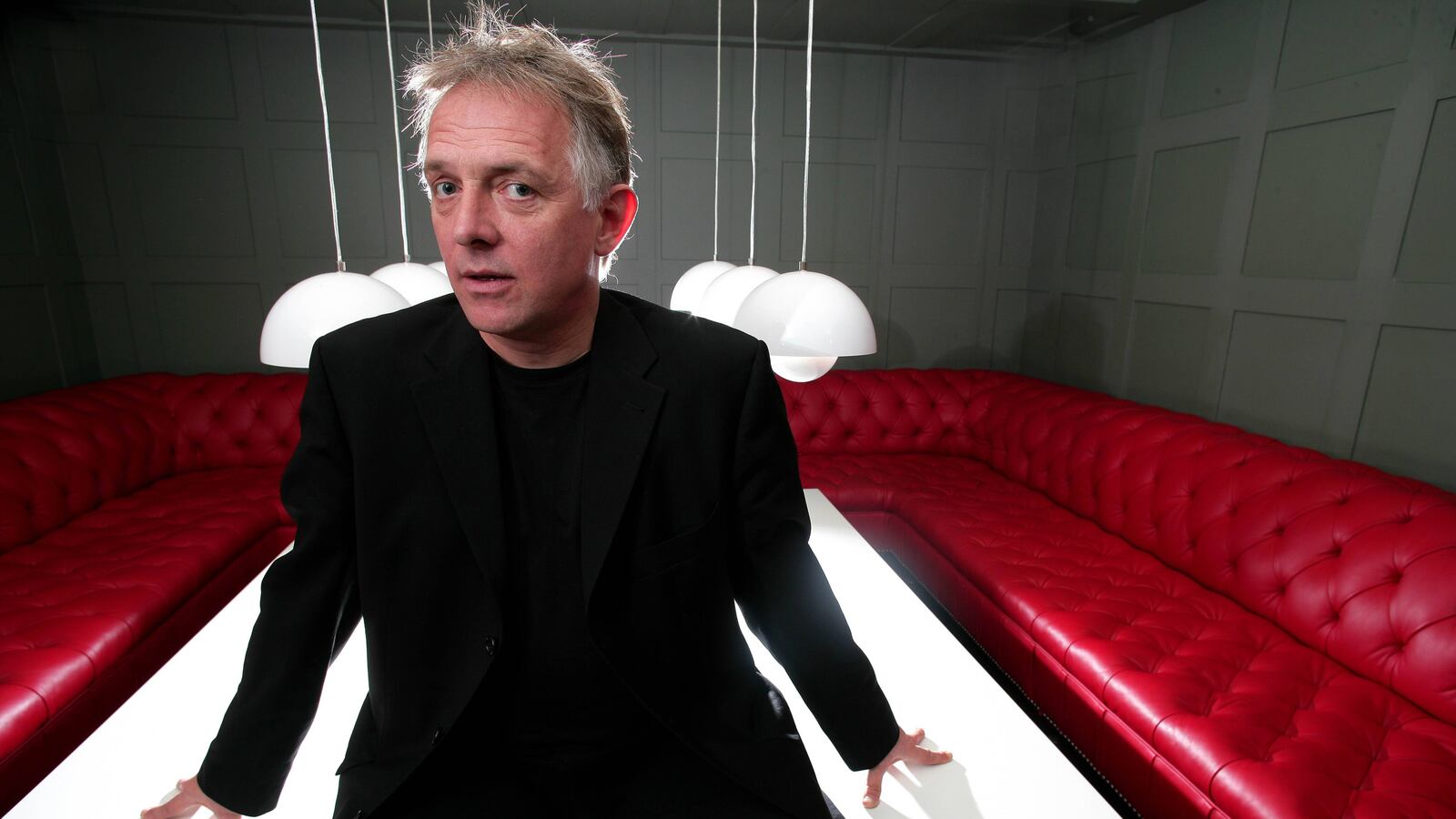 articles/2014/06/09/british-comedian-rik-mayall-56-dies-suddenly/140609-rik-mayall-tease_x4kjgy