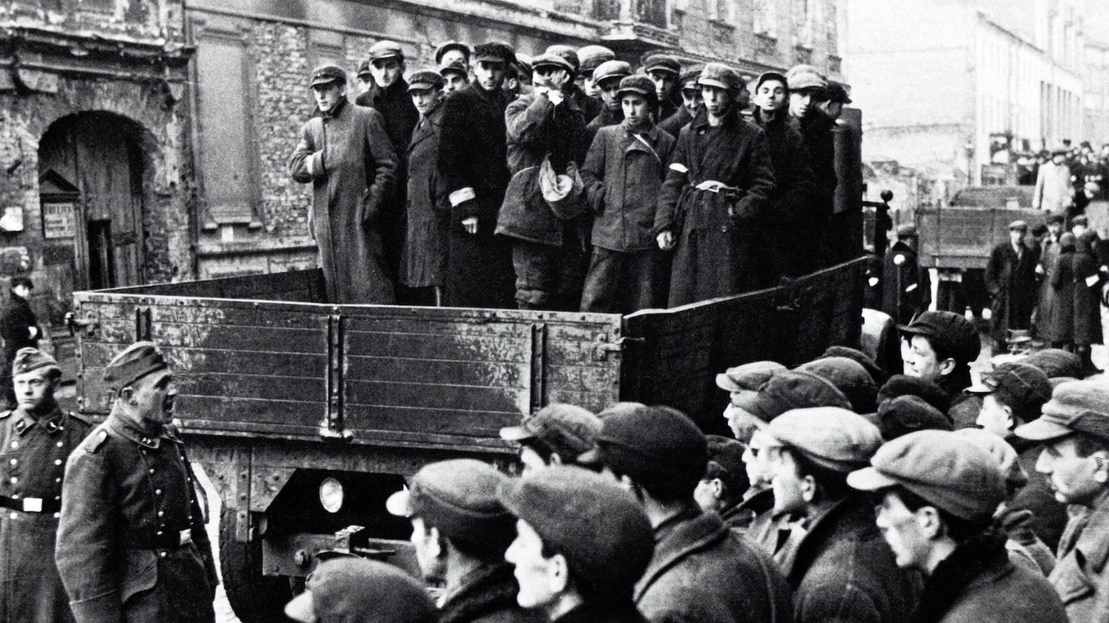 articles/2014/03/01/the-week-in-death-irving-milchberg-the-teenage-gunrunner-of-the-warsaw-ghetto/140228-week-death_kwek71