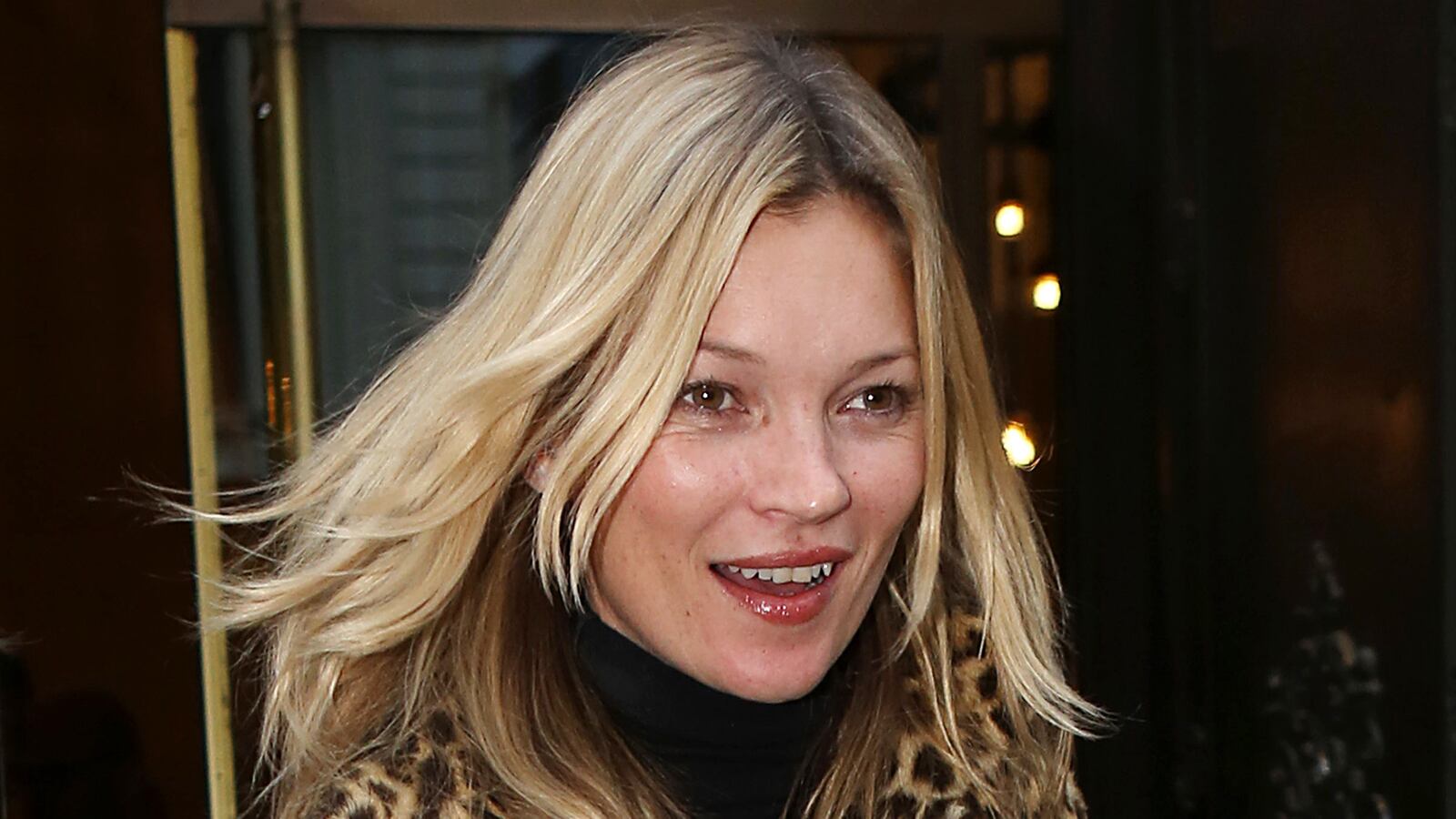 articles/2012/11/05/new-schiaparelli-rumors-kate-moss-reveals-daughter-s-first-word/kate-moss-daughter-first-words_ohsnj6