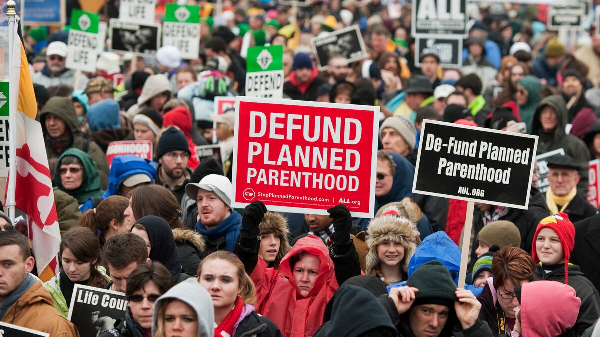 cheats/2012/02/01/cancer-group-cuts-ties-with-planned-parenthood/planned-parenthood-loses-funding-komen-breast-cancer-cs_hevaji