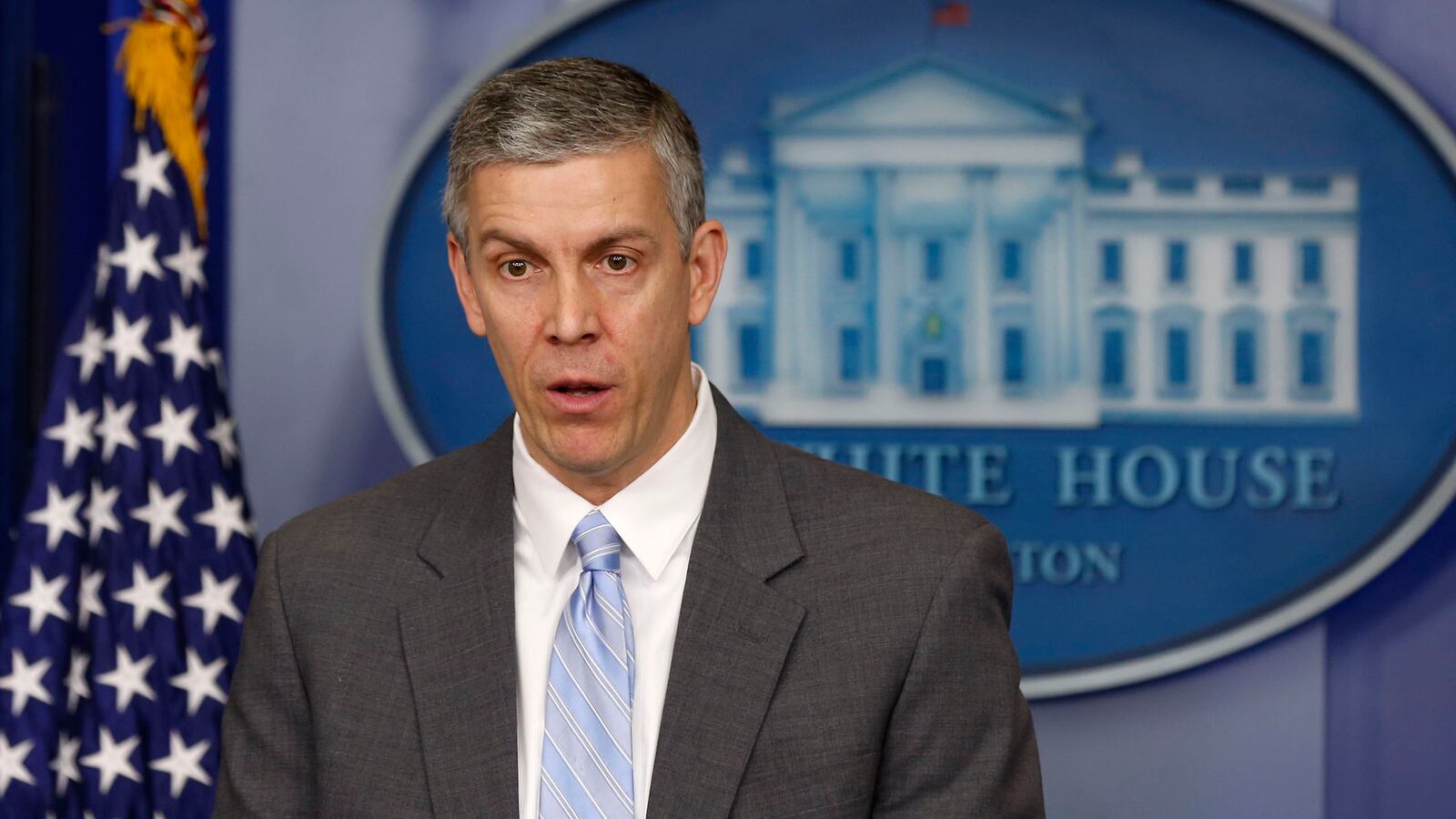 cheats/2015/10/02/arne-duncan-is-stepping-down/151002-duncan-cheat_rhau8c