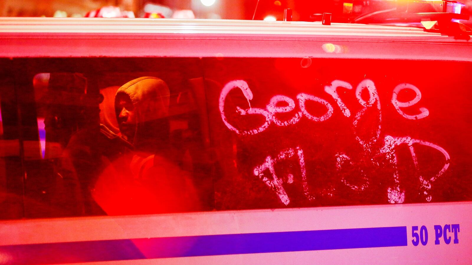 2020-06-01T103205Z_713906355_RC2A0H93FU9B_RTRMADP_3_MINNEAPOLIS-POLICE-PROTESTS-NEW-YORK_xhlf4y