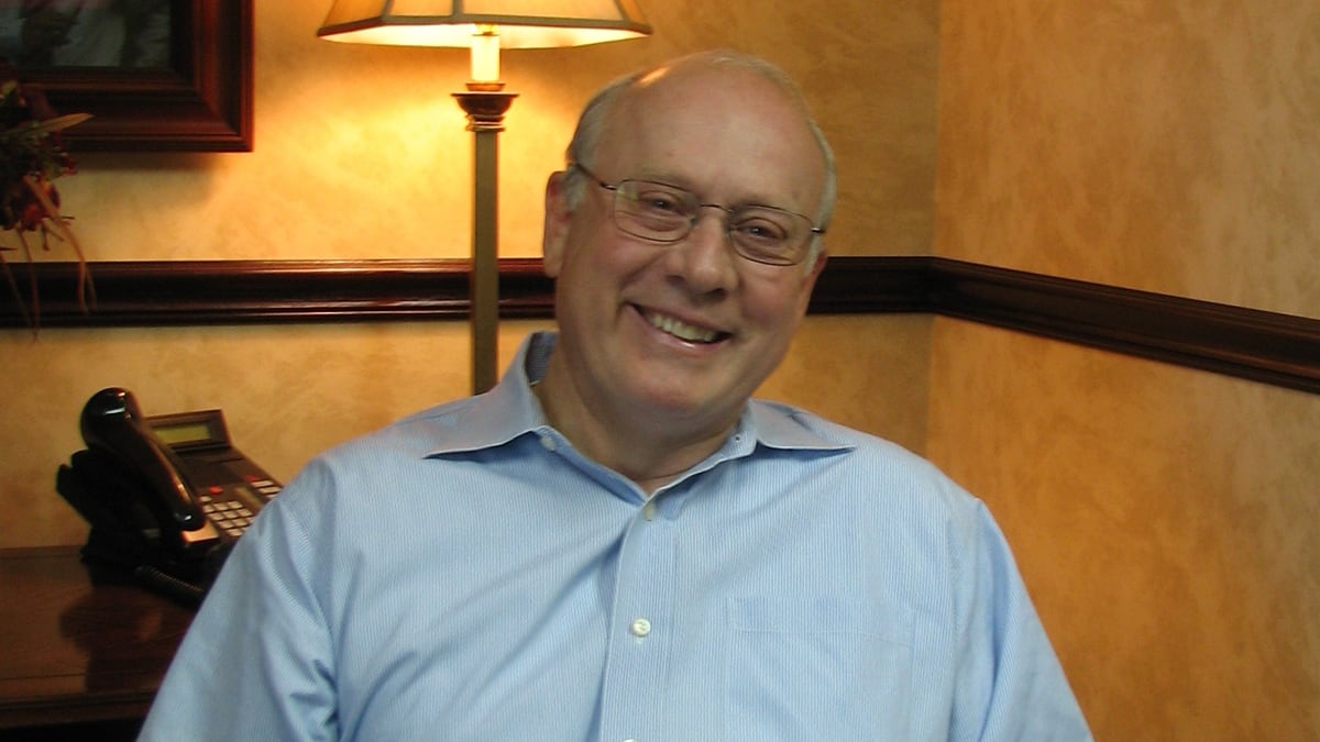 cheats/2012/02/17/litigious-mitt-donor-gags-critics/romney-donor-threats-cheat_gxxb5q