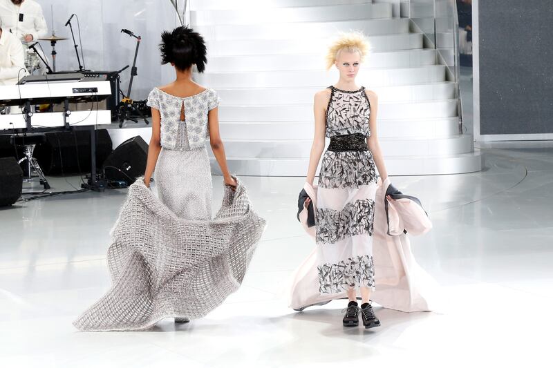 galleries/2014/01/22/from-chanel-to-atelier-versace-the-best-of-paris-couture/140122-best-of-couture-chanel_xayccl