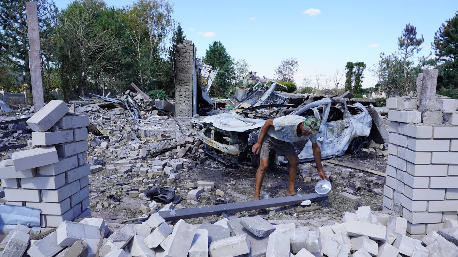 220802-ukraine-rockets-tease-01_usm4lh