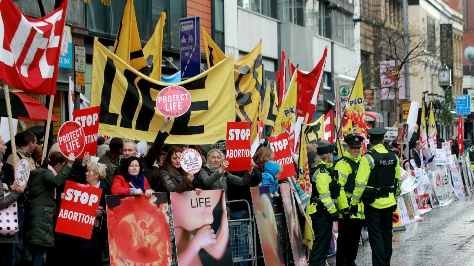 cheats/2012/10/18/ireland-s-first-abortion-clinic-opens/ireland-abortion-clinic-cs_ueh6ow