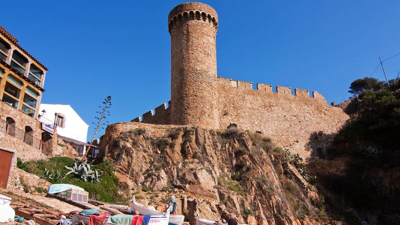 180621-Kemper-Spain-fairy-tale-castle-06_fpgn7v