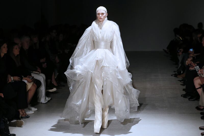 galleries/2014/02/26/best-of-paris-fashion-week-fall-winter-2014-photos/gal-paris-fashion-week-3_n6wutb