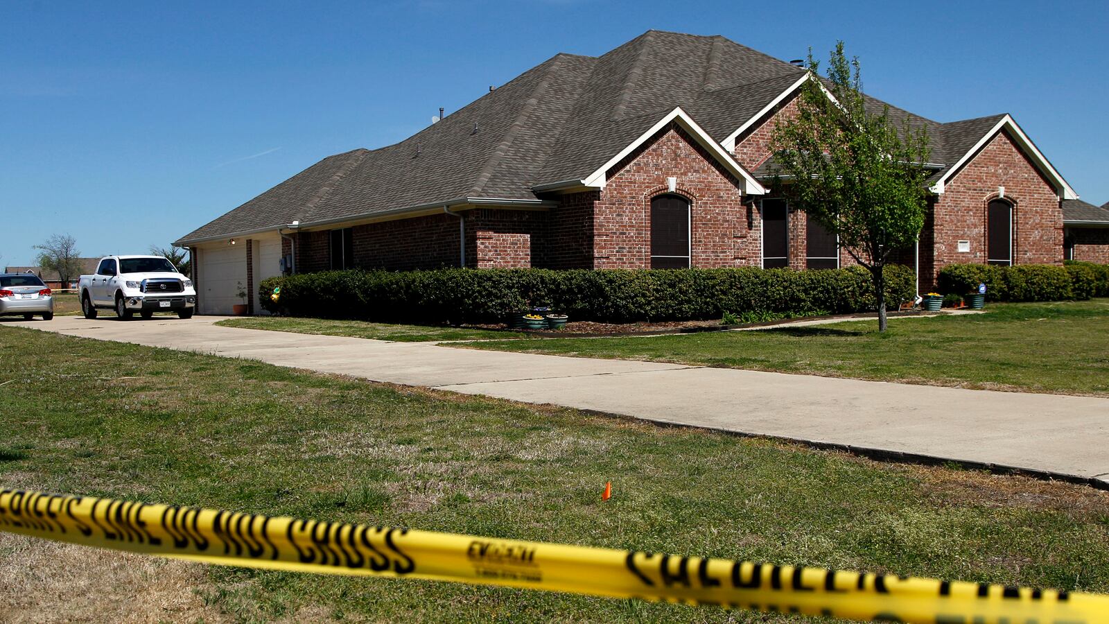 articles/2013/04/17/it-wasn-t-the-aryan-brotherhood-apparently-texas-woman-confesses-to-role-in-d-a-murders/130417-Pelisek-DA-Confession-tease_u8vboo