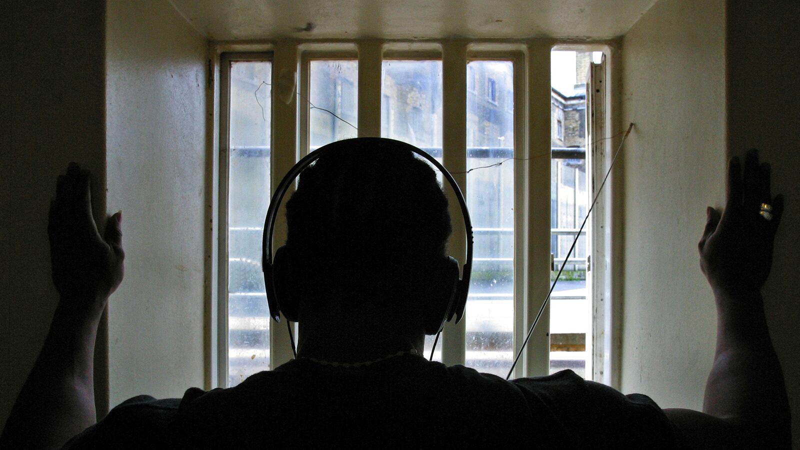 articles/2014/08/18/prisoners-get-cultural-fix-with-8-tracks-and-bootleg-cassettes/140817-Genis-media-prison-tease_maxdxu