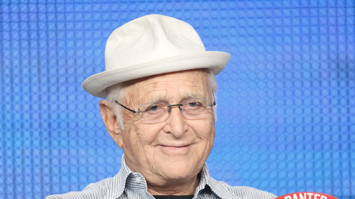 articles/2011/10/07/norman-lear-the-last-unreconstructed-liberal/norman-leer-banter-grove_l07zlj