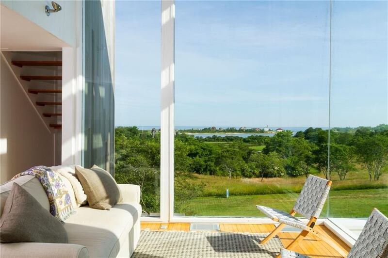 200204-mcnearney-omg-i-wawnt-this-house-04_emnt3f