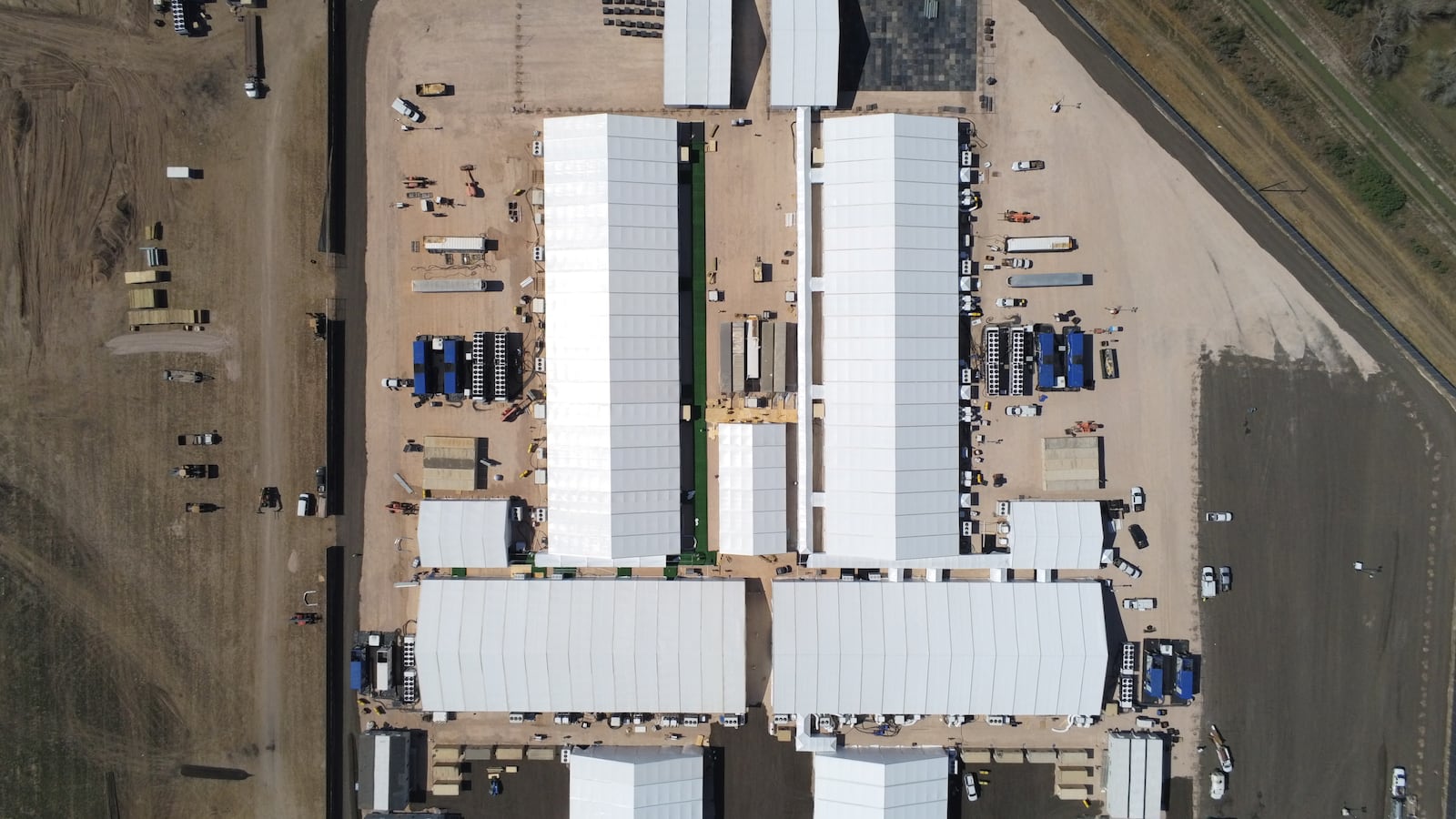 2021-02-09T230535Z_1012573385_RC2BPL94ZGM1_RTRMADP_3_USA-BIDEN-IMMIGRATION_rgdcp9