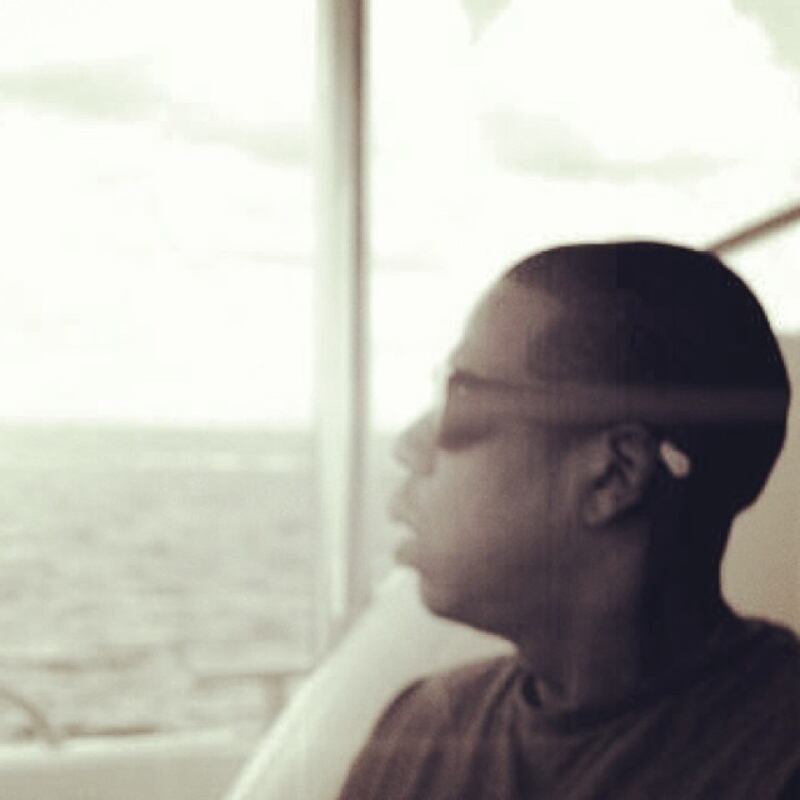 galleries/2014/02/16/jared-leto-lupita-nyong-o-and-the-week-s-best-celebrity-selfies/140216-selfies-jay-z_tftyqk