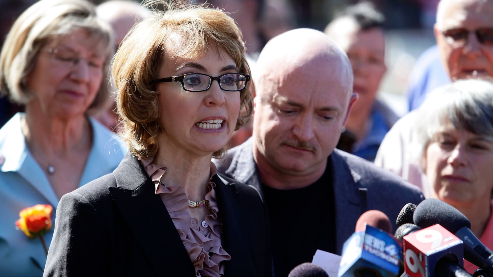 cheats/2013/05/05/giffords-receives-profile-in-courage-award/130306-giffords-tucson-speech-cheat_bdd8je