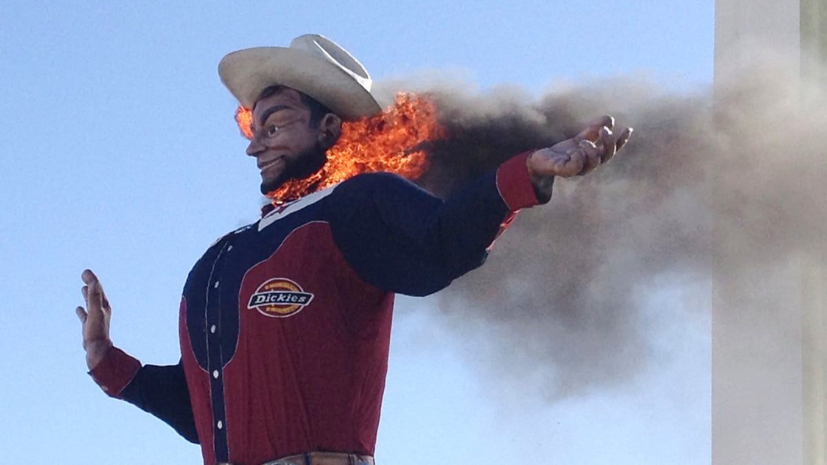 cheats/2012/10/20/big-tex-burns-to-ground/big-tex-burns-cheat_hl36gn