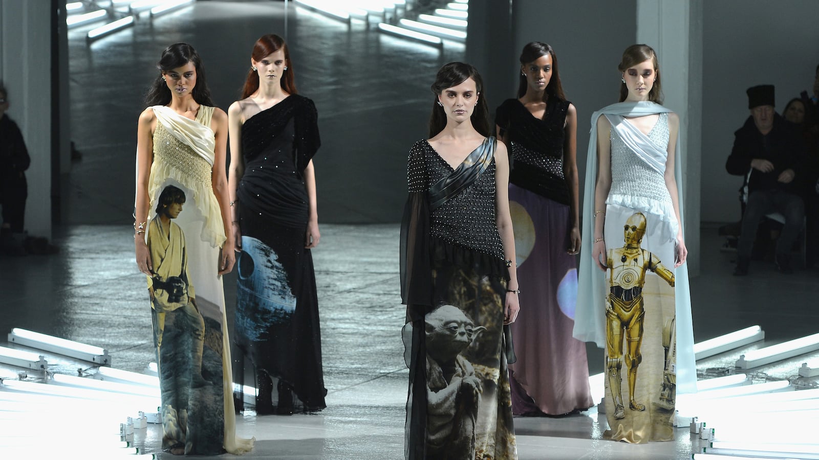 articles/2014/02/11/star-wars-makes-a-runway-cameo-at-rodarte-s-fall-winter-2014-collection-at-new-york-fashion-week/140211-rodarte-cunningham-tease_lqqrx1