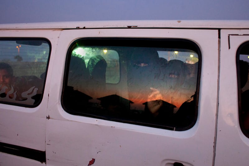 galleries/2012/12/23/2012-in-review-the-year-in-photos/women-in-yemen-photos-by-abbie-trayler-smith-intro_copy_w12i7w