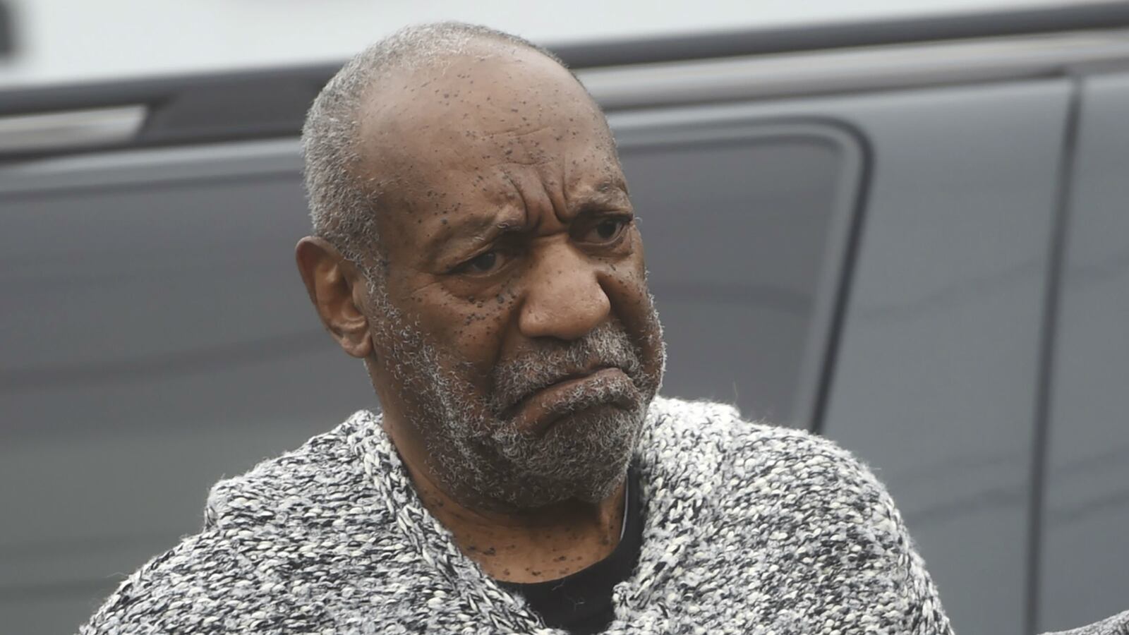 cheats/2016/01/11/cosby-s-lawyers-call-to-dismiss-charges/160111-bill-cosby-charges-thrown-out-cheat_nksmla