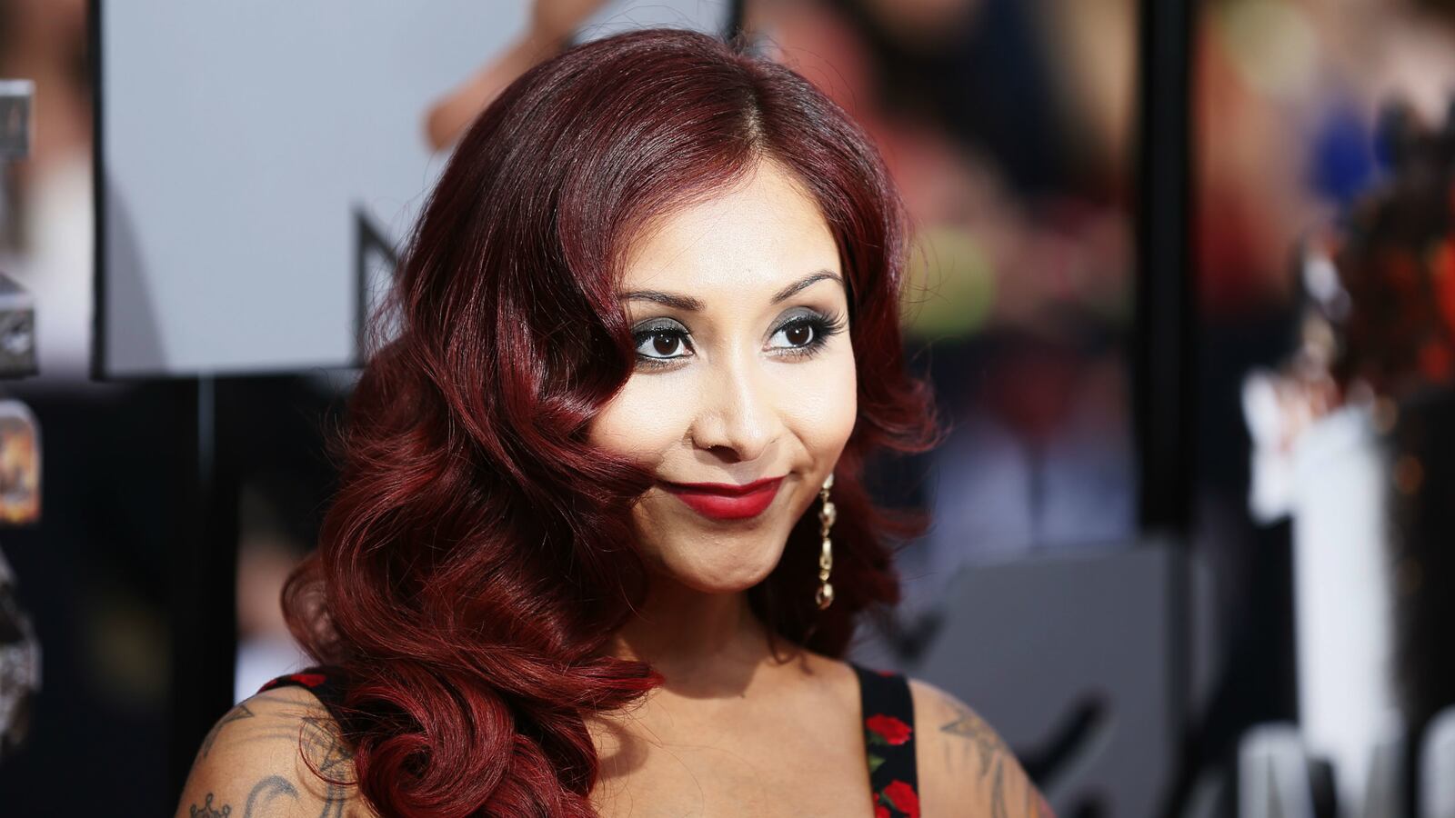 cheats/2014/11/30/snooki-marries-in-new-jersey/141130-snookiwedding-cheat_ktfm9h