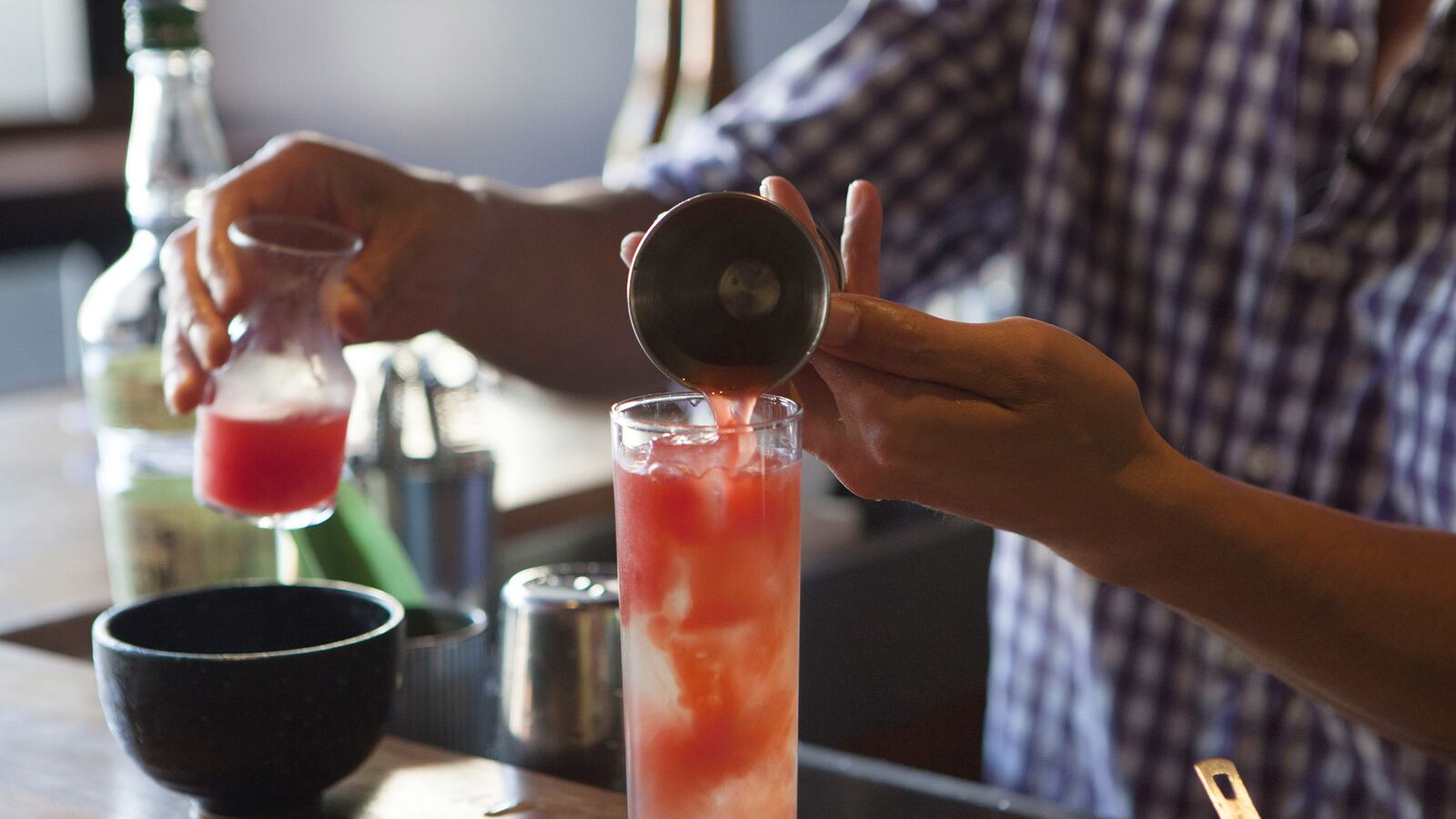 articles/2016/08/19/the-cocktails-america-s-never-heard-of/160818-wondrich-cocktails-america-tease_glvxem