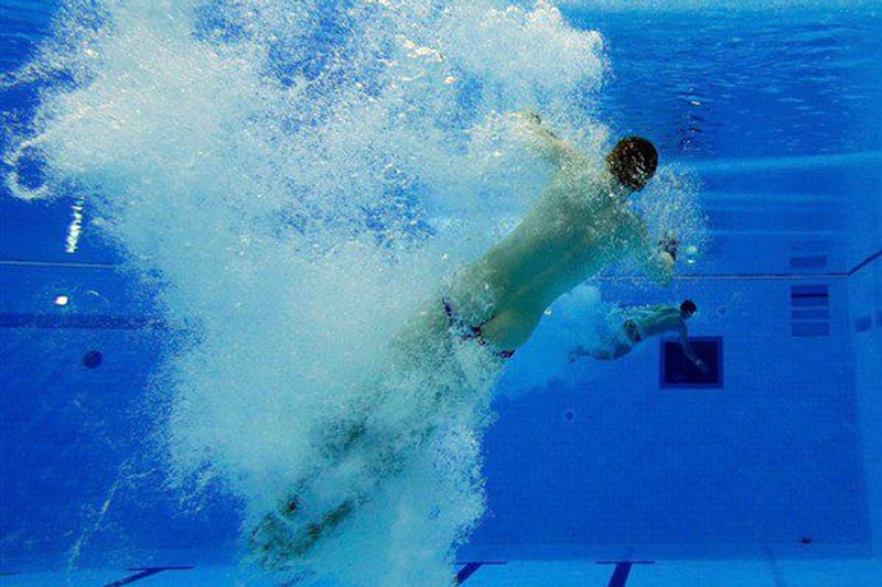 galleries/2012/08/10/nipple-slips-spandex-shocks-more-olympic-wardrobe-mishaps-photos/speedo-diving-olympic-wardrobe-malfunctions_qdwzni