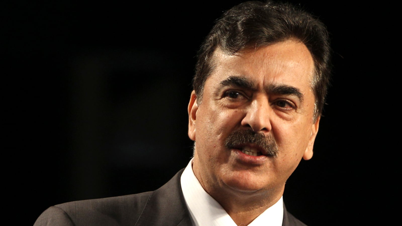 cheats/2011/12/23/pakistan-pm-warns-of-coup-plots/pakistan-prime-minister-gilani-cheat_ybkdr2