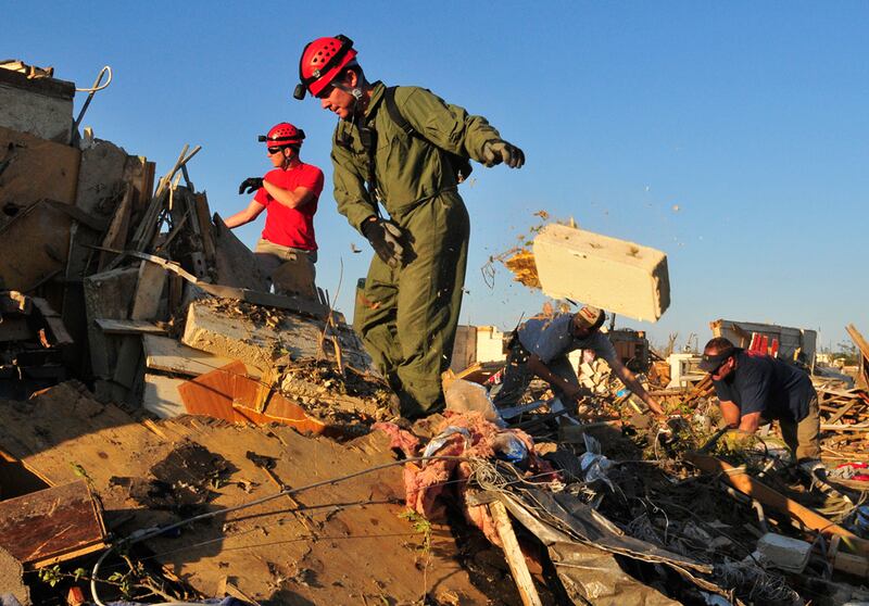 galleries/2011/04/28/tornadoes-kill-hundreds-in-the-south/tornado-update-429-1_cdutm2