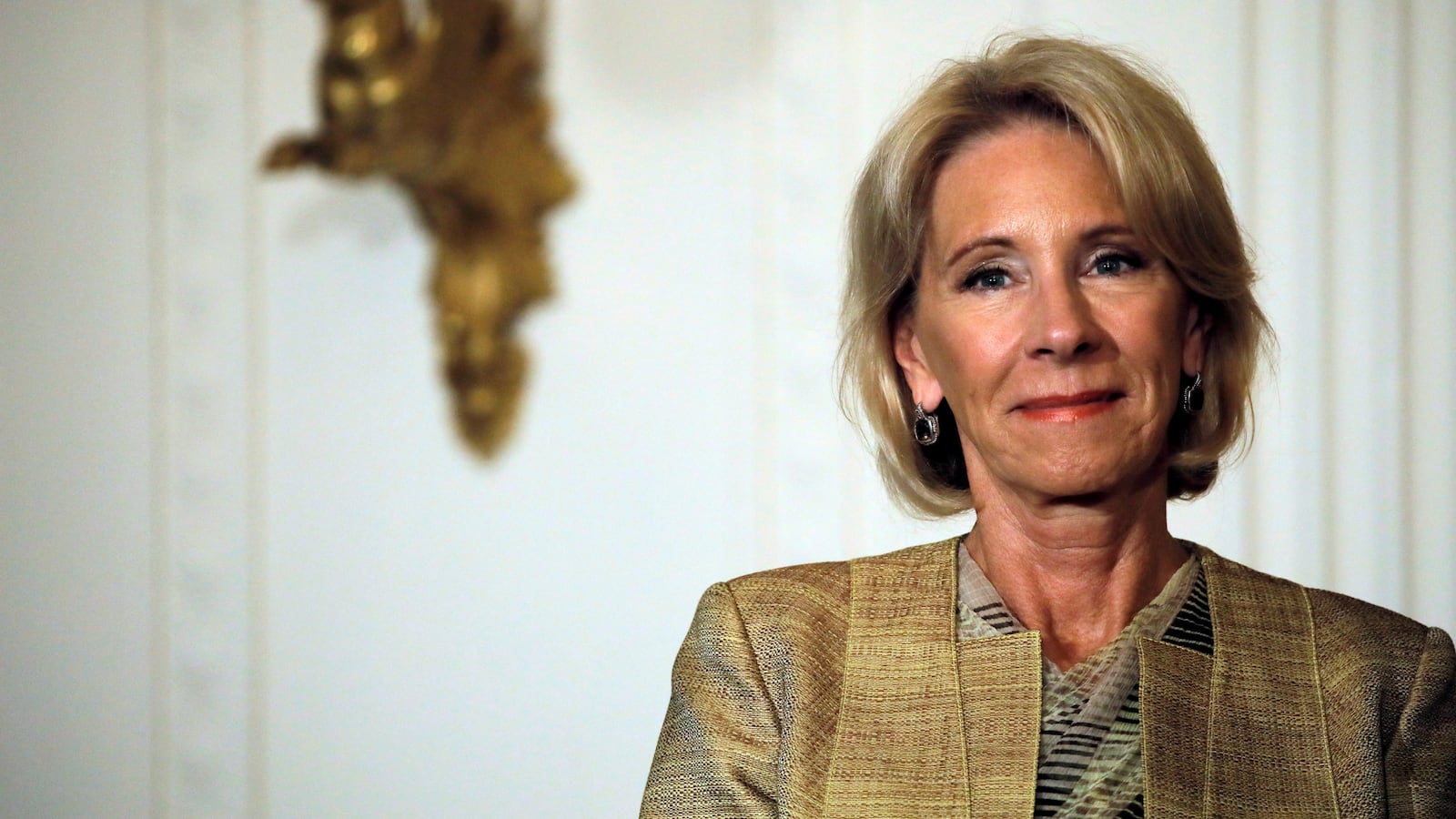 180513-devos-forprofit-fraud-investigations-cheat_cwzgxp