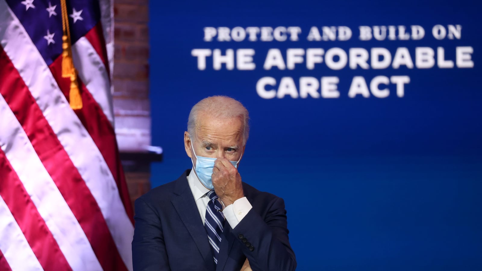 2020-11-10T205531Z_1365265742_RC2K0K9488WM_RTRMADP_3_USA-ELECTION_lzbyj4