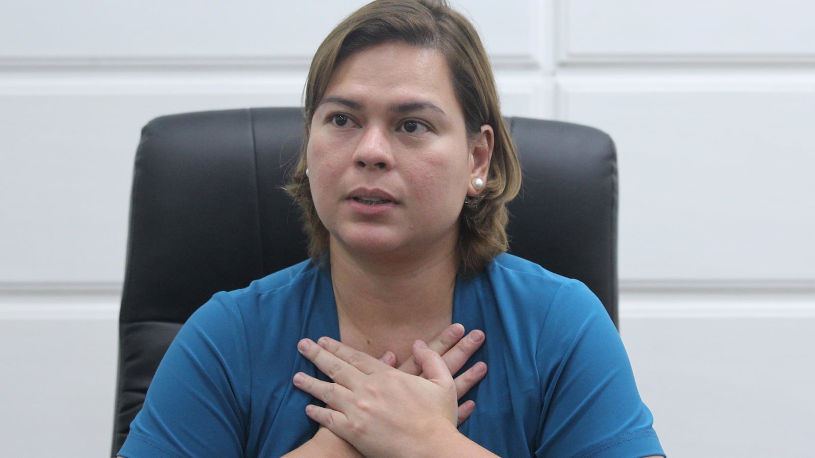 2017-09-14T072037Z_161624308_RC1CA4EC5590_RTRMADP_3_PHILIPPINES-DUTERTE-WOMEN_b9na8n