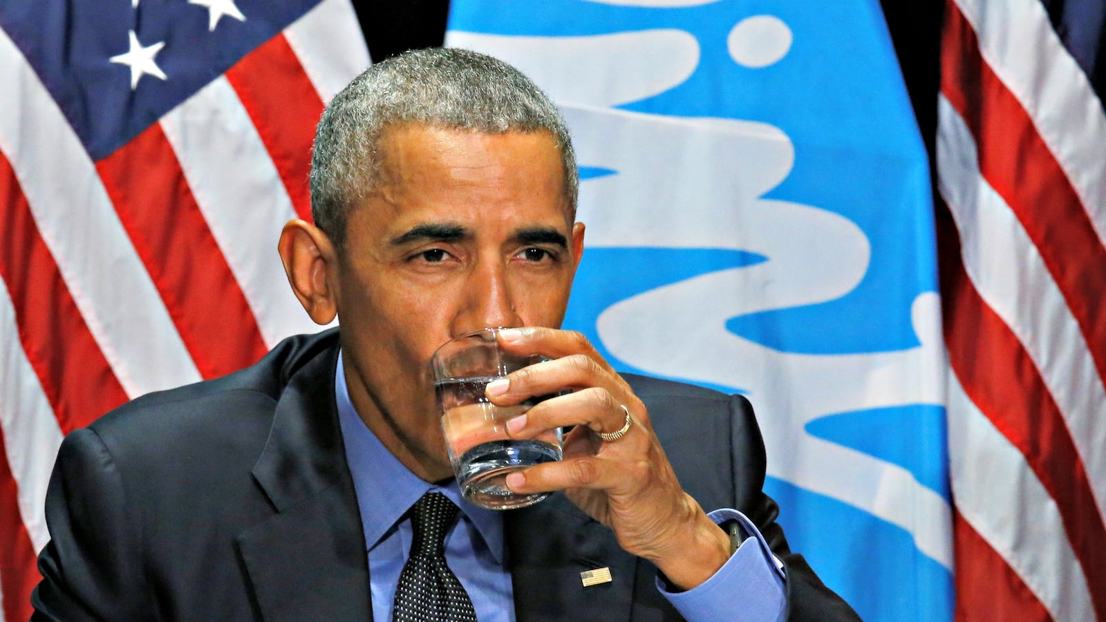 cheats/2016/05/04/obama-flint-water-safe-for-kids-6/160504-obama-flint-visit-cheat_iql1t3
