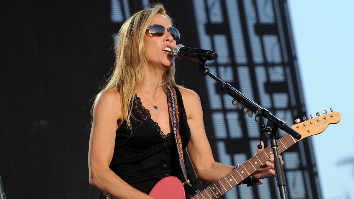 articles/2012/06/06/sheryl-crow-s-meningioma-an-exceedingly-common-brain-tumor/sheryl-crow-brain-tumor-stone-tease_asuctj