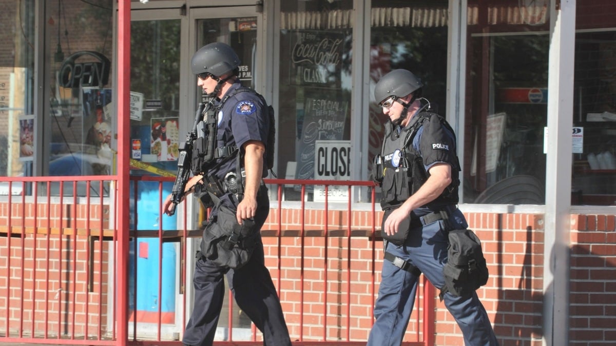 cheats/2012/07/20/police-to-detonate-holmes-bombs/holmes-apartment-cheat_d466t7