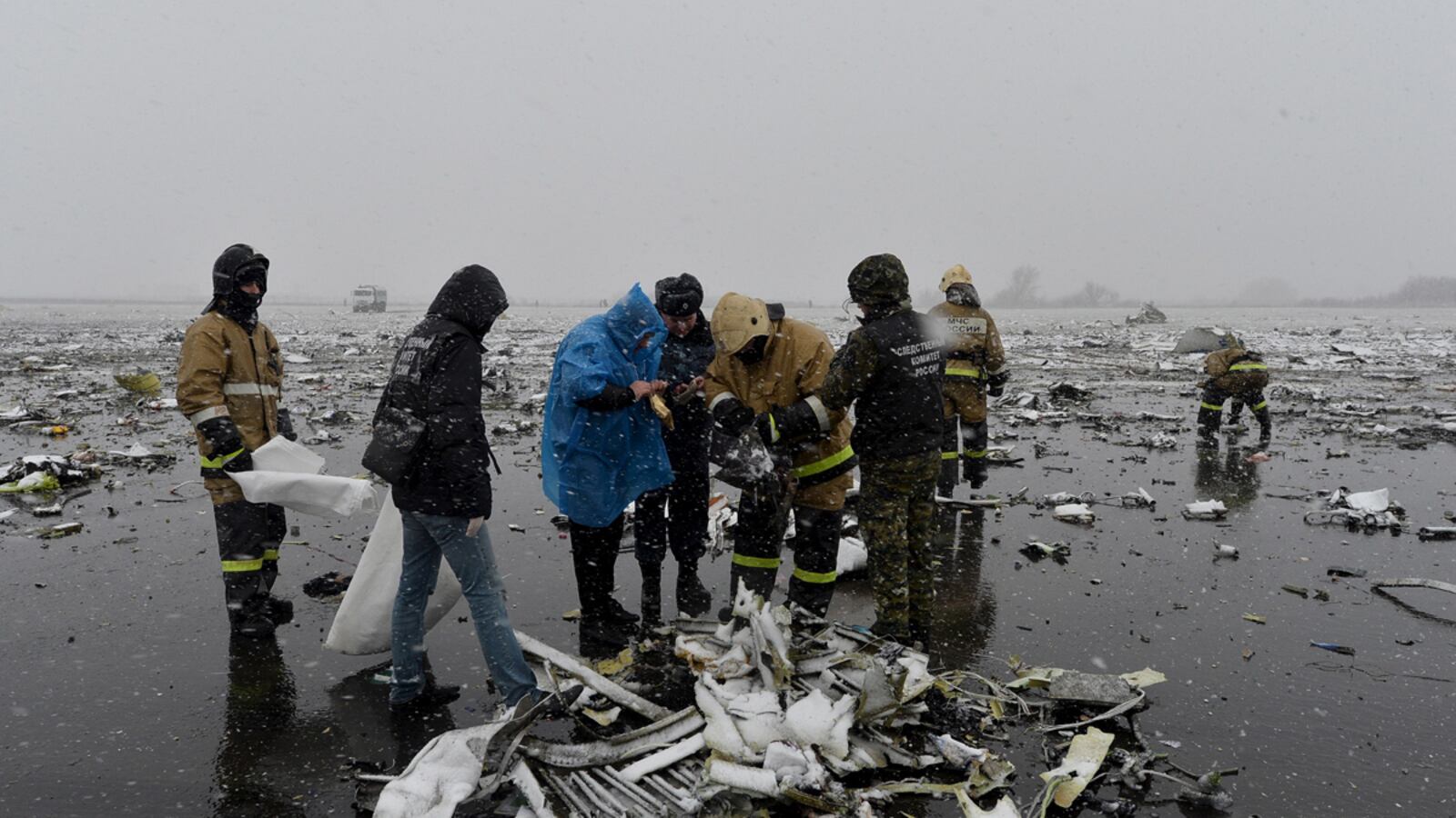 cheats/2016/03/19/plane-crashes-in-russia-62-killed/160319-russia-flydubai-cheat_nfvxqs