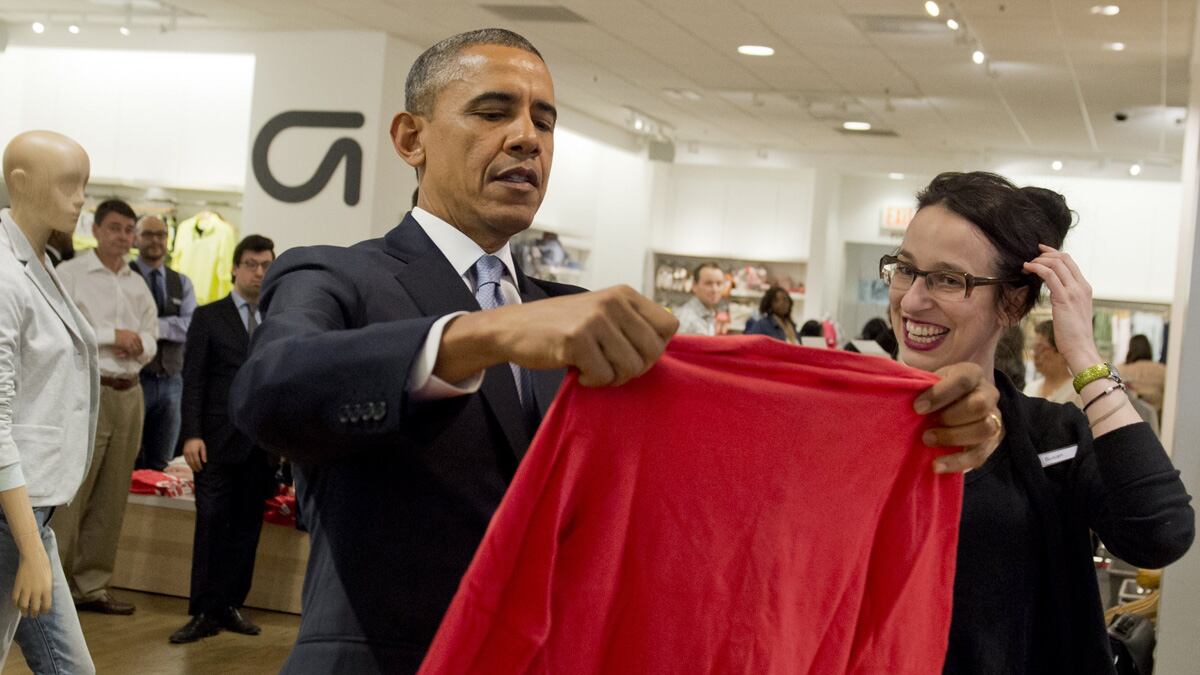 cheats/2015/06/16/gap-will-close-175-stores/150616-gap-cheat_ohpt6y