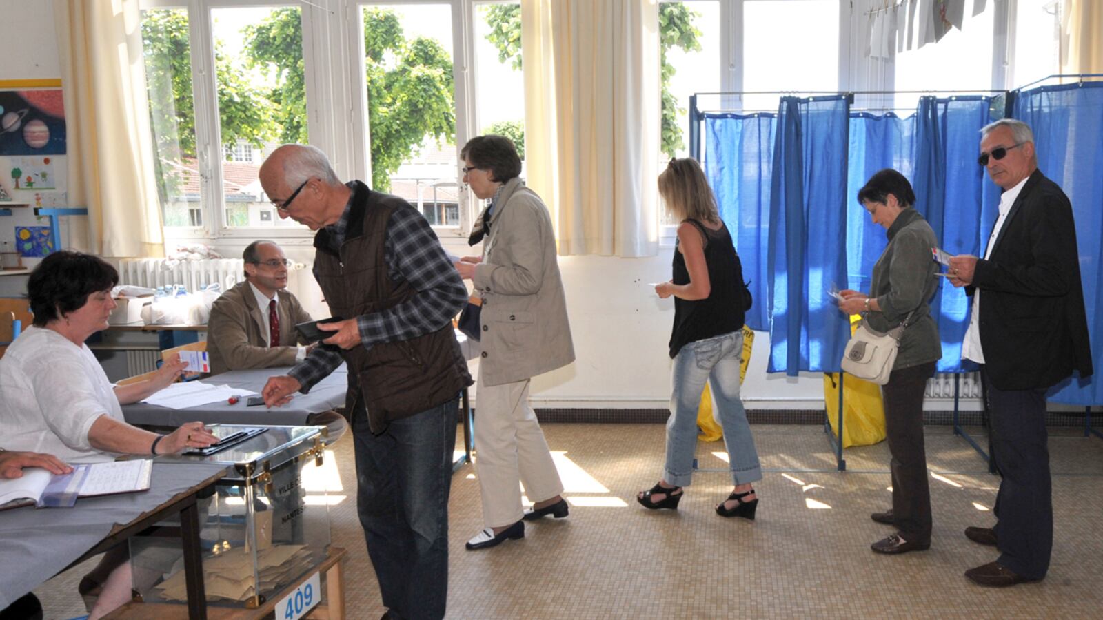 cheats/2012/06/17/french-socialists-seek-majority/france-parliamentary-elections-cheat_ov12sm