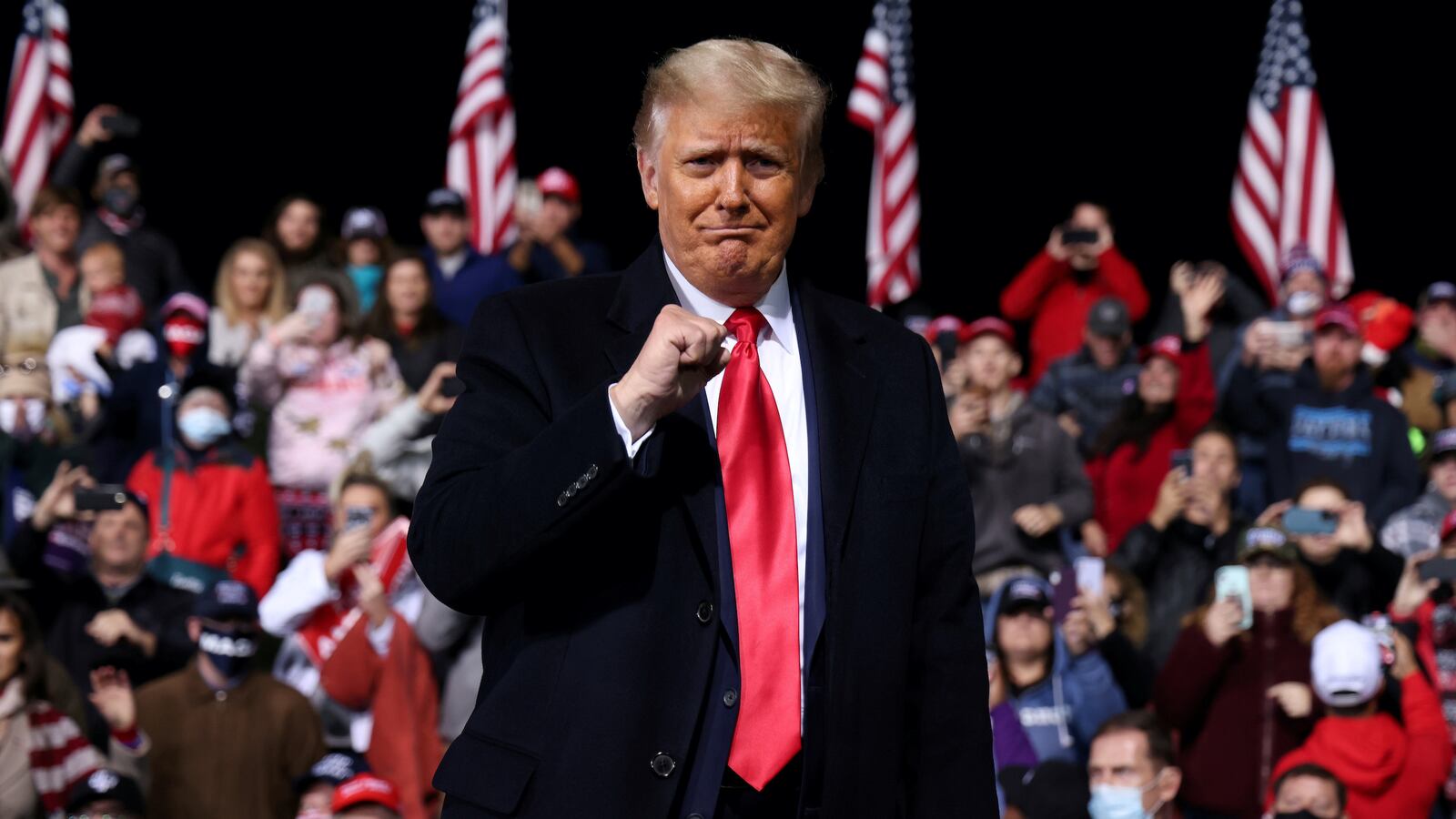 2020-12-11T120155Z_1079026582_RC20LK9QRCW0_RTRMADP_3_USA-ELECTION-GEORGIA-MAGA_q43eay