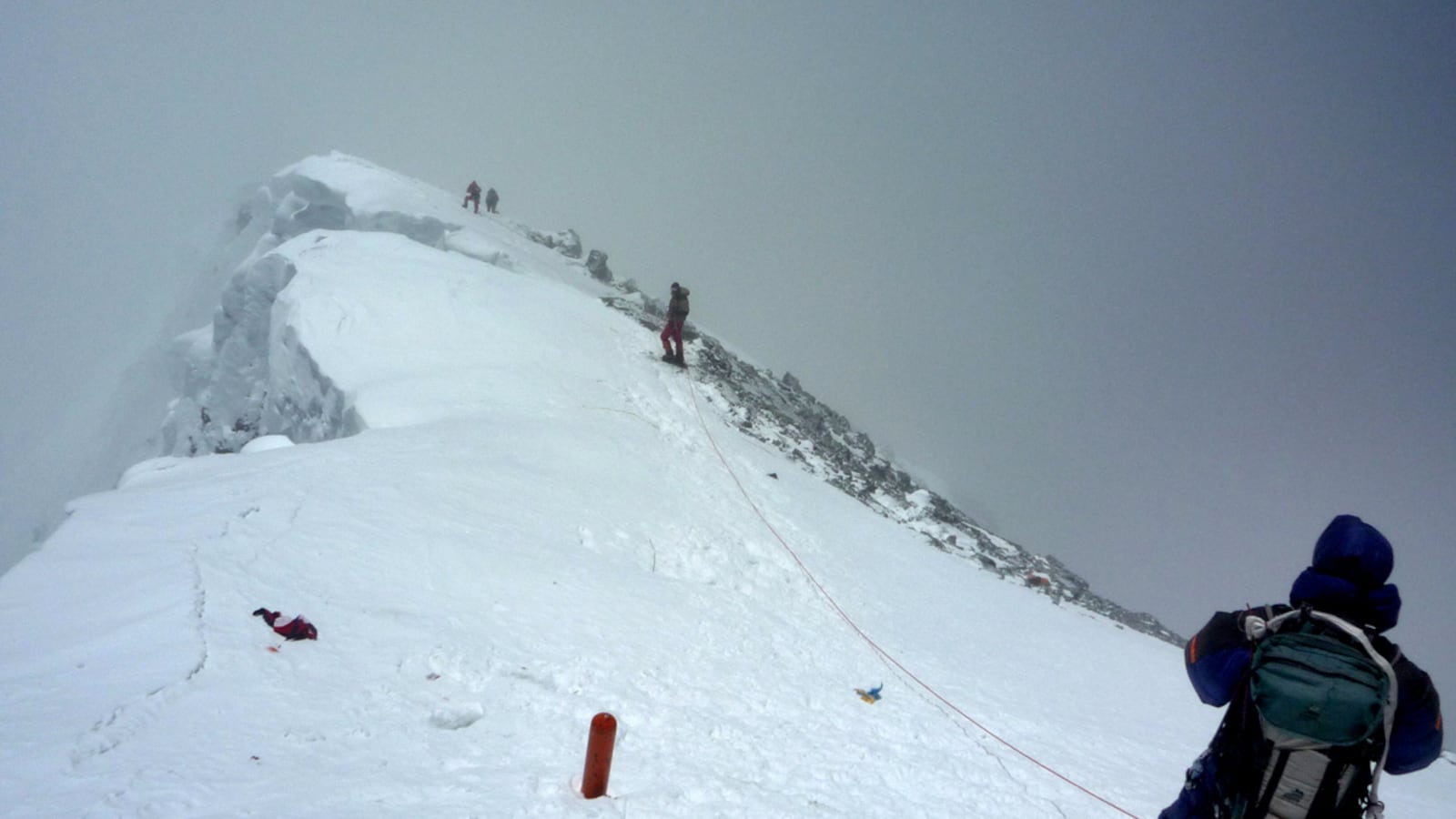 cheats/2012/05/21/three-everest-climbers-perish/mount-everest-three-climbers-die-cheat_qpmvak