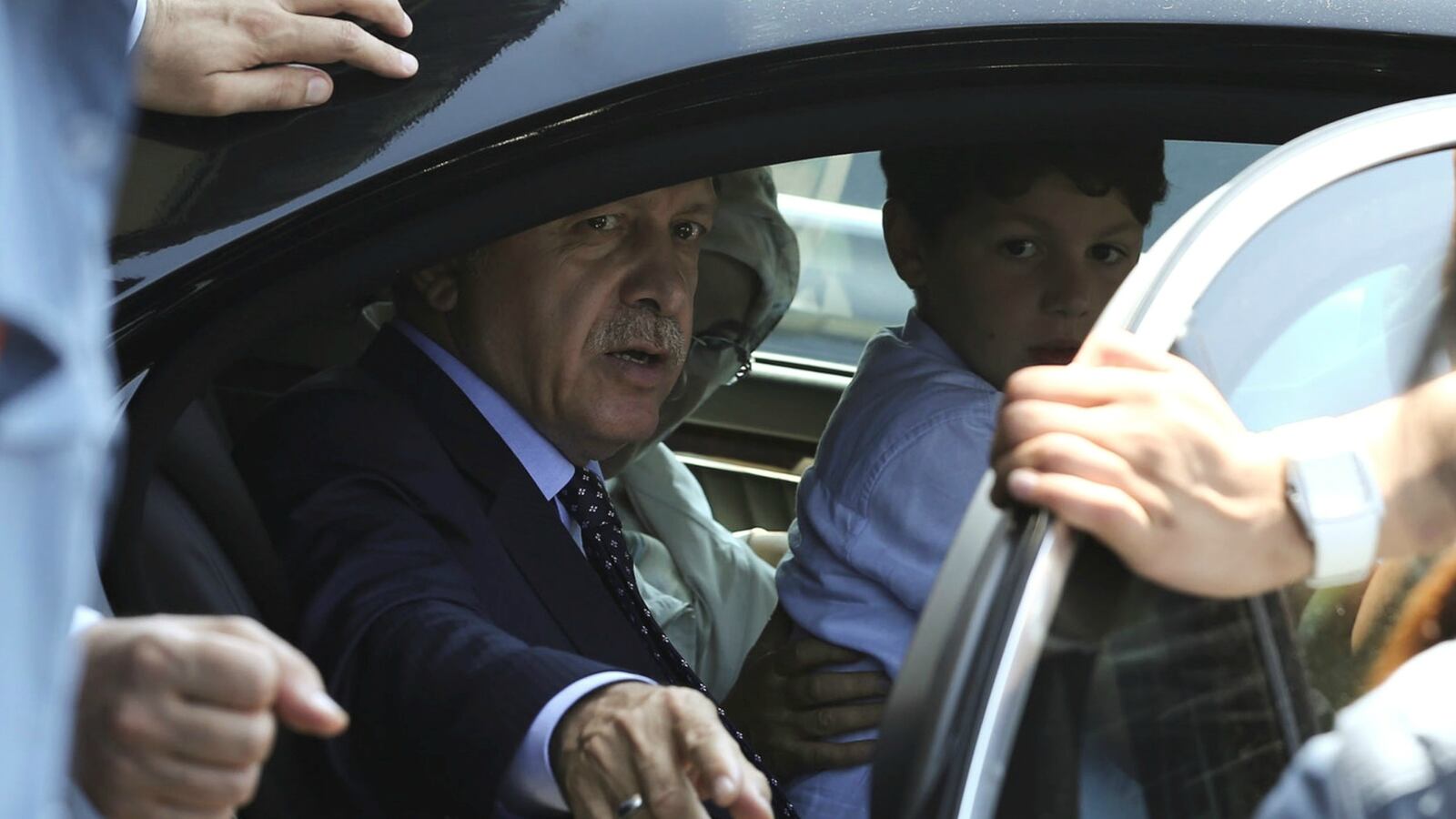 cheats/2016/07/17/6-000-arrested-in-failed-turkish-coup/160717-erdogan-turkey-arrests-cheat_huzys8