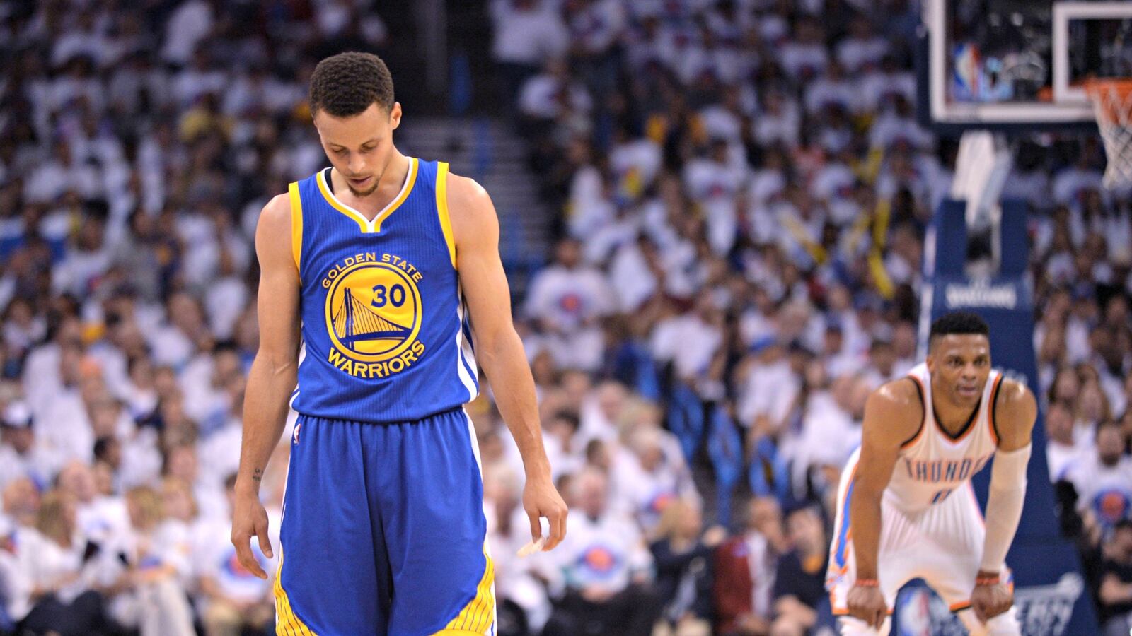 articles/2016/05/26/okc-vs-golden-state-game-5-how-to-watch-the-live-stream-online/160526-steph-curry-warriors-cheat_y359kd