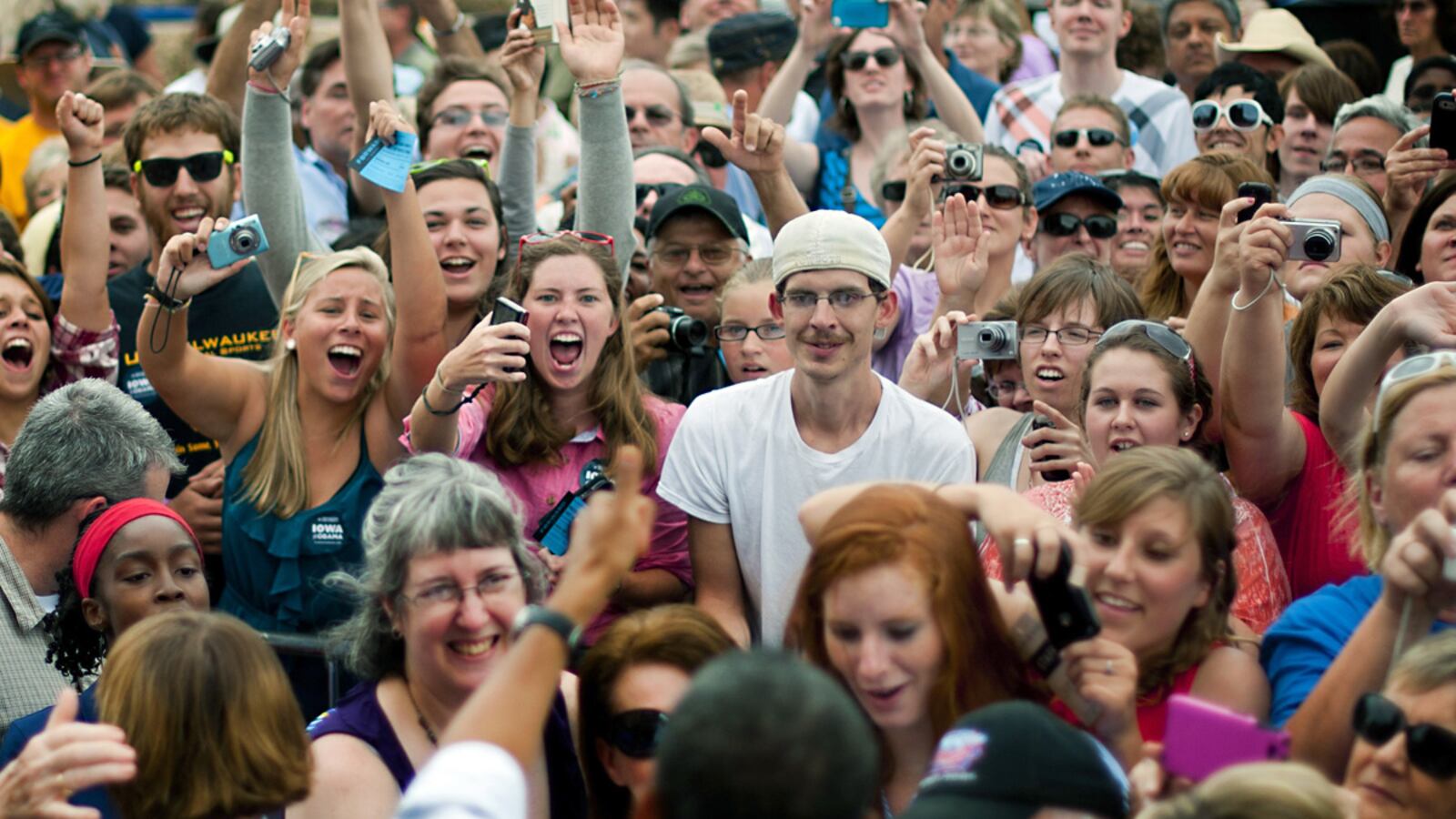 articles/2012/08/25/romney-may-outspend-obama-but-not-beat-him-in-november-election/dem-fundraising-strategy-warren_vqzppl