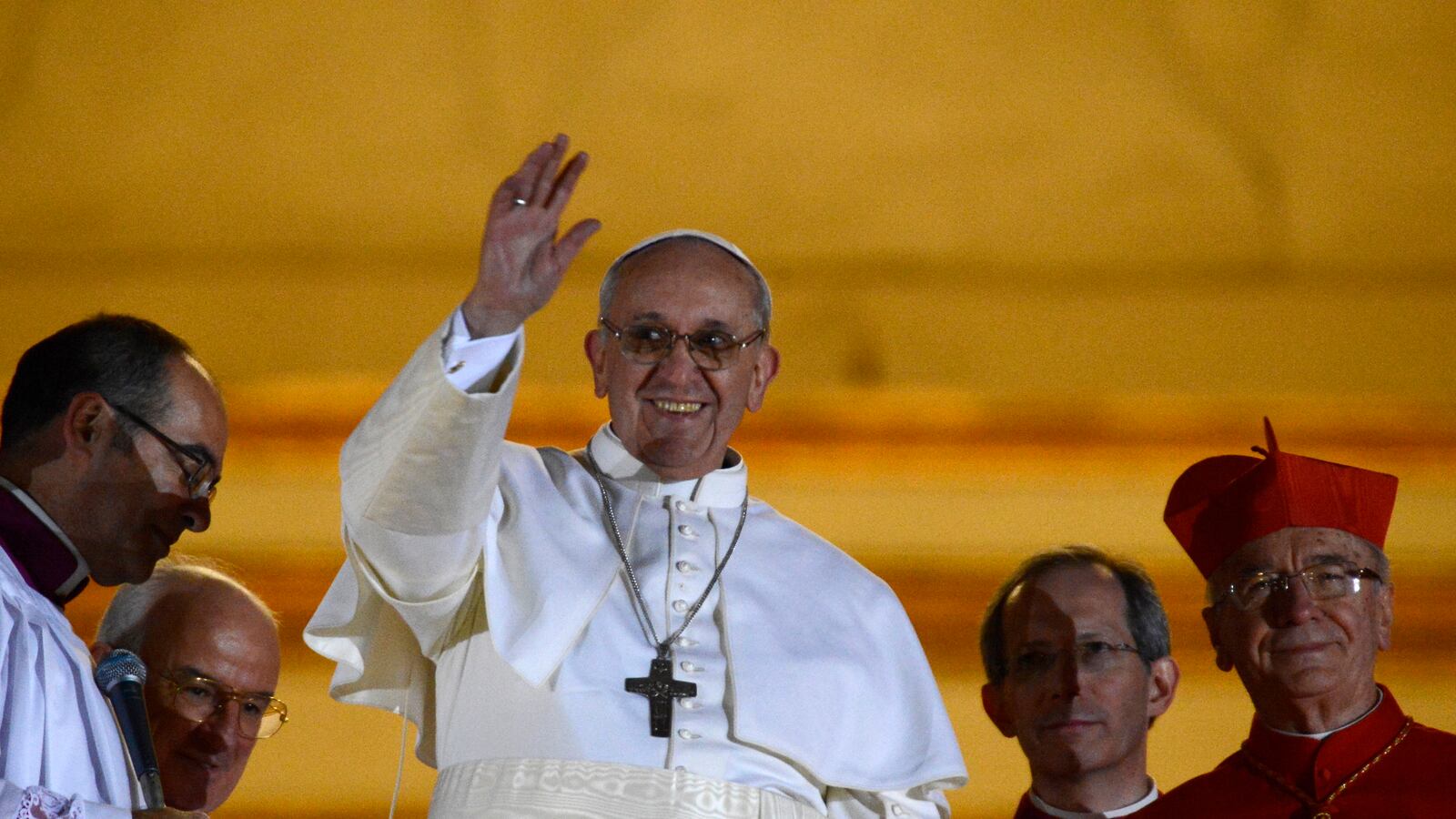 cheats/2015/09/06/pope-tells-catholics-to-house-refugees/150906-francis-cheat_wboxmb