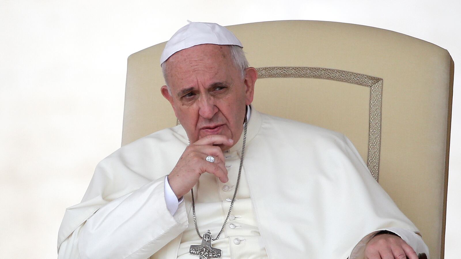 cheats/2014/12/12/pope-proclaims-animals-welcome-in-heaven/140925-pope-francis-cheat_lcdmyn