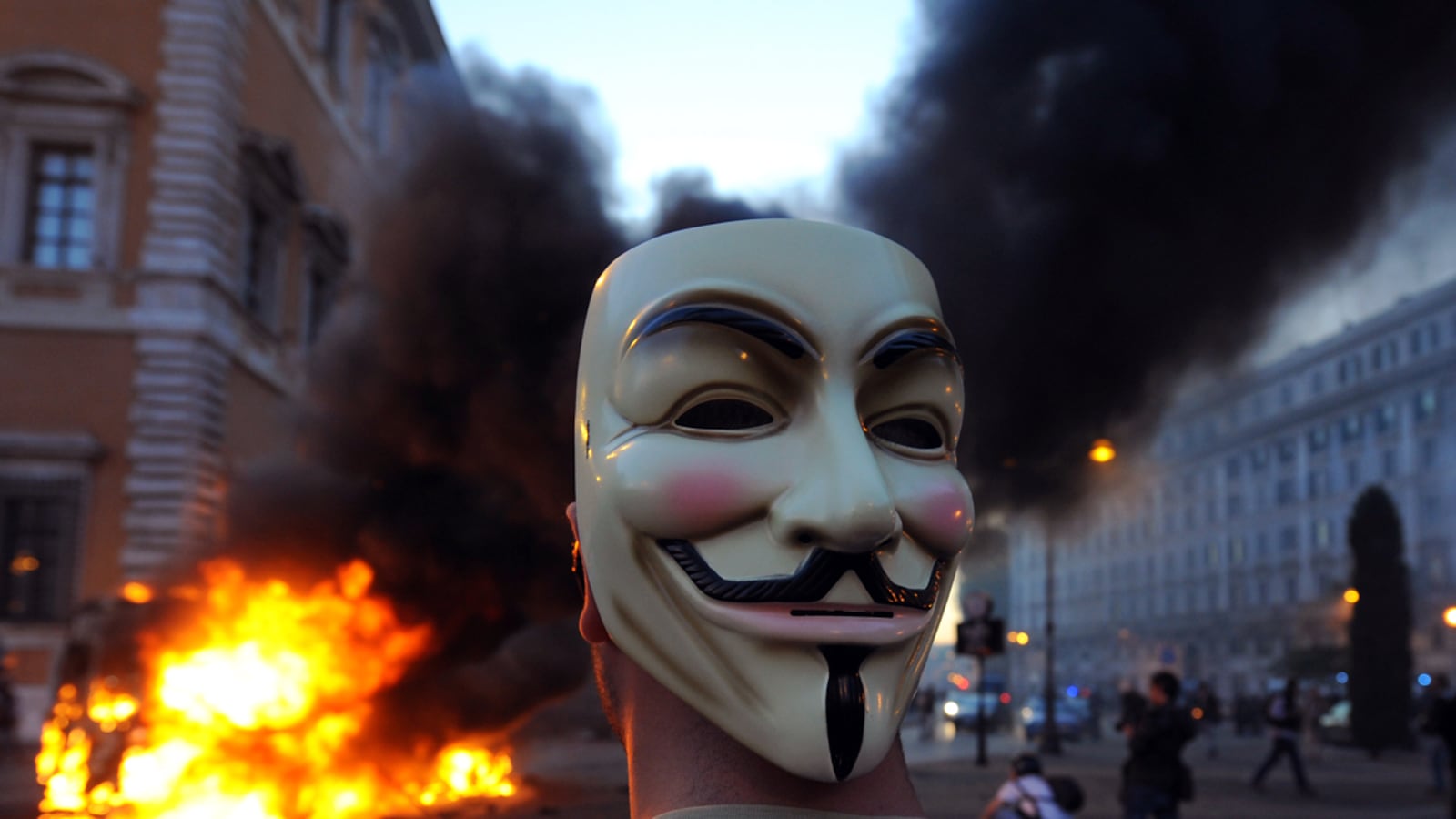 articles/2011/10/15/rome-protests-black-bloc-militants-turn-occupy-protests-violent/rome-protests_bcnyij