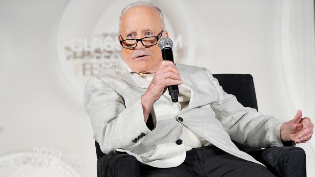 Richard Dreyfuss reportedly tried on several dresses at a pro-LGBTQ+ store before appearing at a screening of ‘Jaws’ where he made anti-trans remarks.